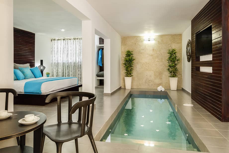 ahnvee-resort-pool-suite